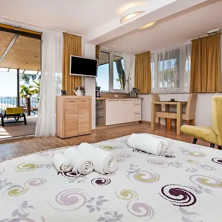 Apartments Figarola Rovinj Exteriör bild